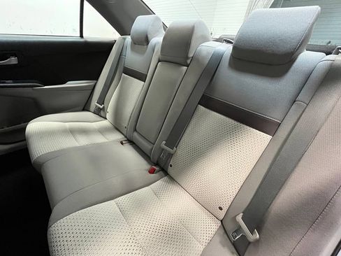 Used 2014 Toyota Camry LE FWD image 14