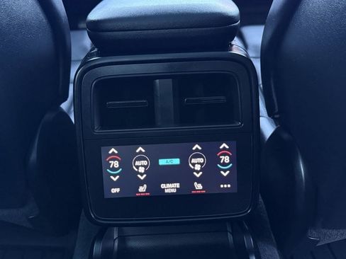 Used 2021 Porsche Taycan 4S image 40