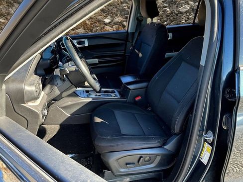 Used 2023 Ford Explorer XLT image 21