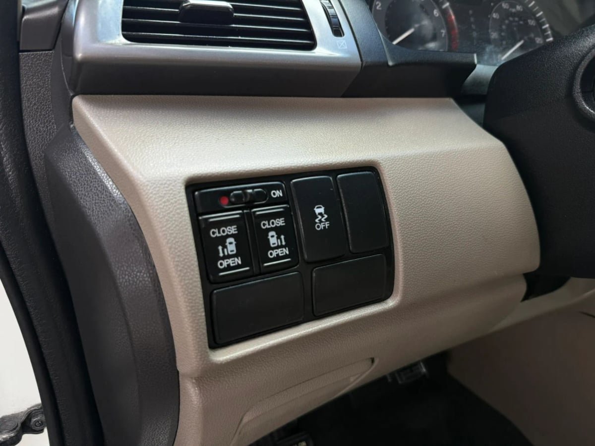 Used 2016 Honda Odyssey EX image 37
