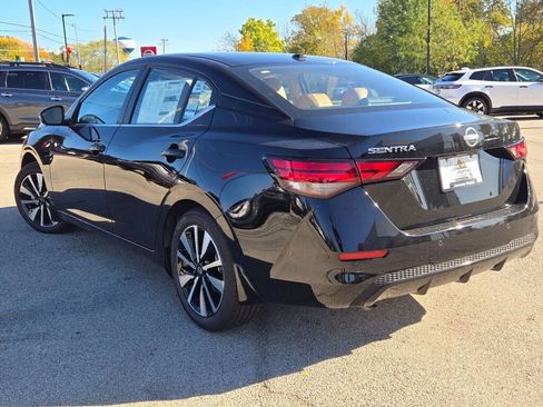 Used 2025 Nissan Sentra SV w/ SV Premium Package image 14