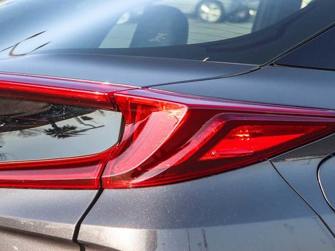 Used 2019 Toyota Prius Prime Premium image 8