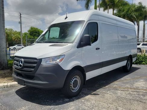 Used 2023 Mercedes-Benz Sprinter 2500 image 31