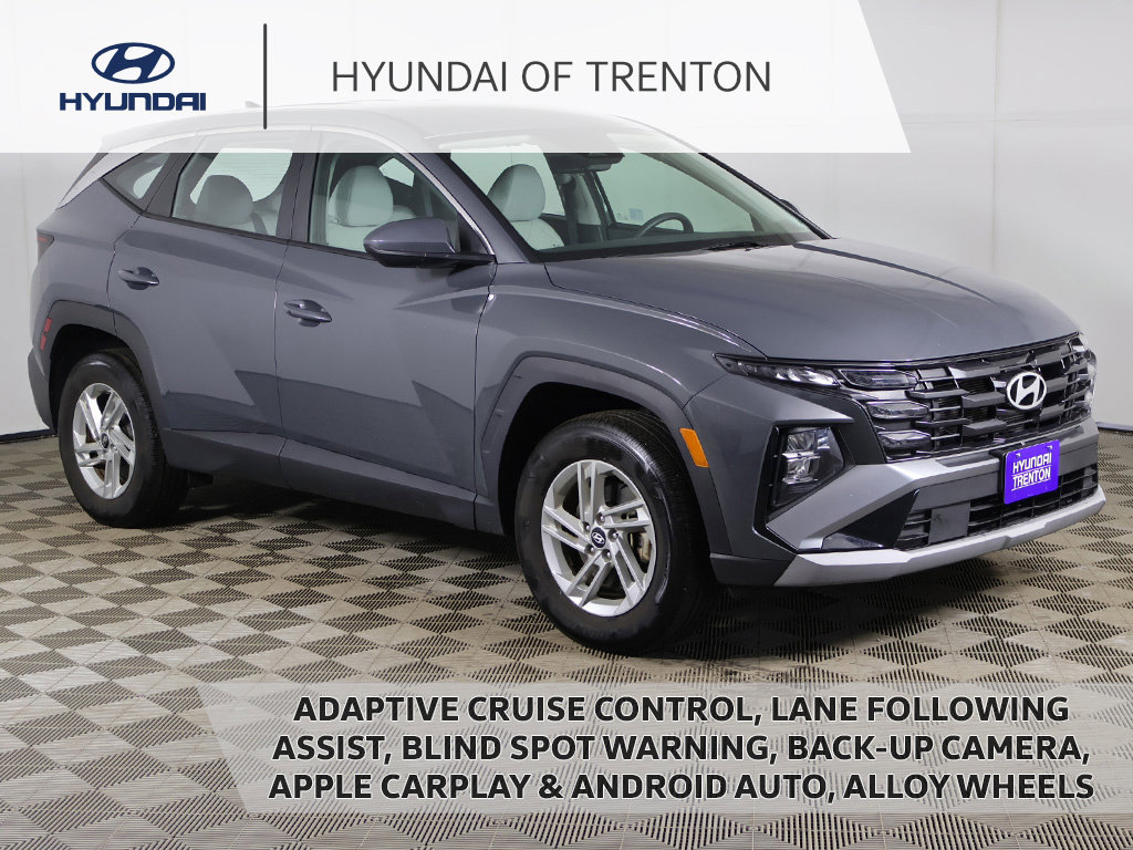 Certified 2025 Hyundai Tucson SE AWD/4WD image 1