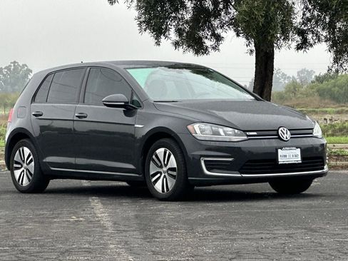 Used 2019 Volkswagen e-Golf SE image 2
