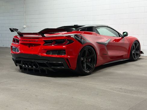 Used 2024 Chevrolet Corvette Z06 w/ Z07 Performance Package RWD image 7