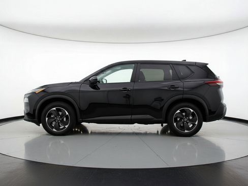 Used 2025 Nissan Rogue SV image 5