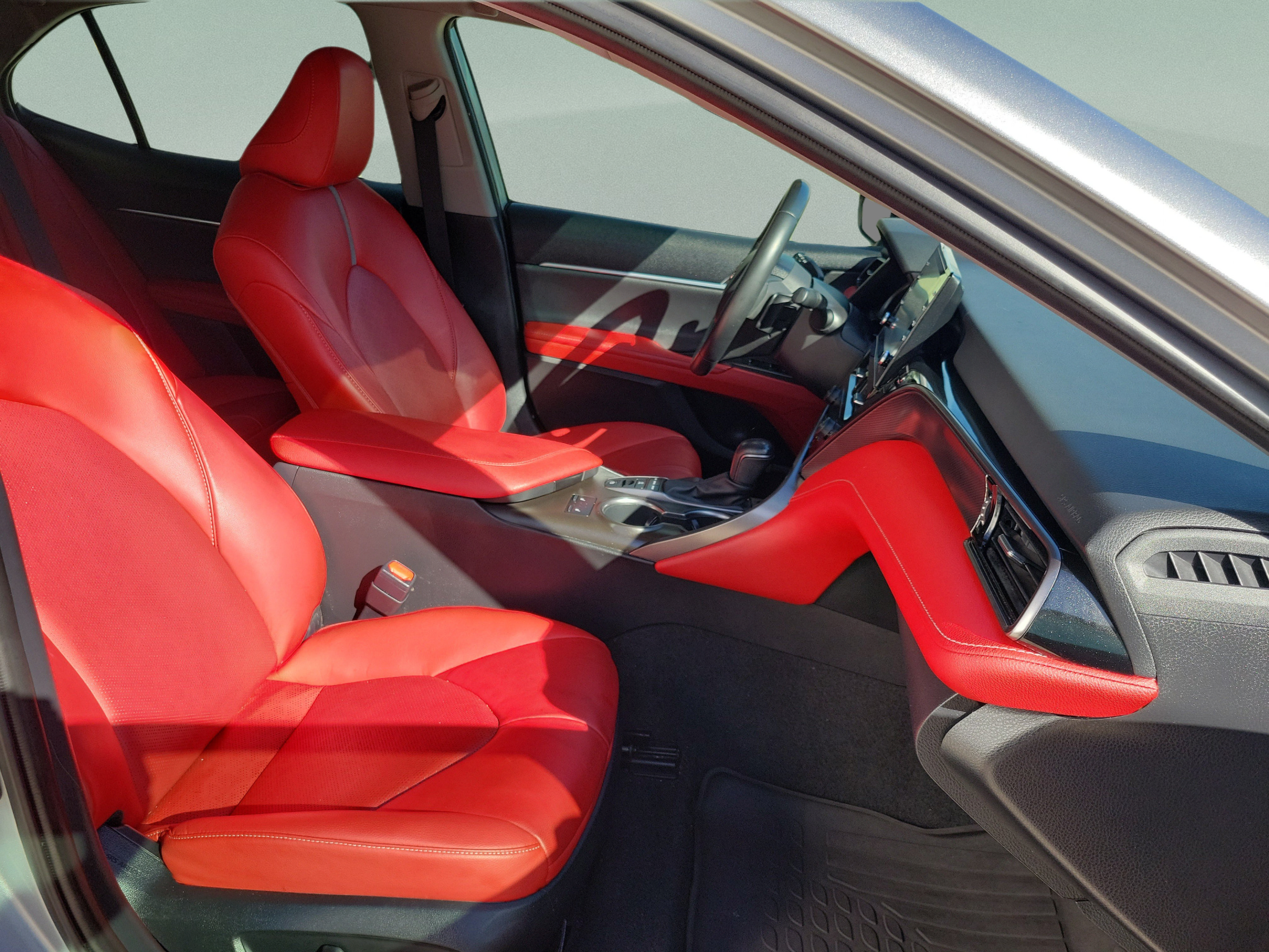 Used 2022 Toyota Camry XSE FWD image 27