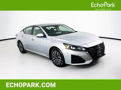 Used 2023 Nissan Altima 2.5 SV w/ SV Premium Package