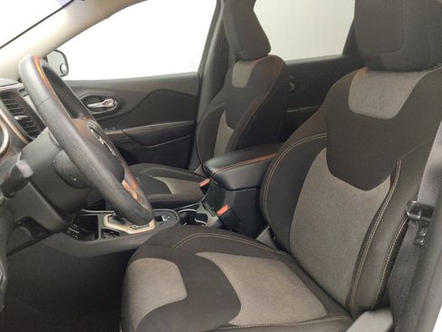 Used 2015 Jeep Cherokee Sport w/ Sport Appearance Group image 17