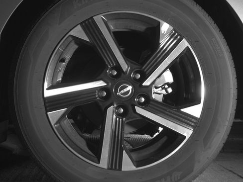 Used 2025 Nissan Sentra SV image 14