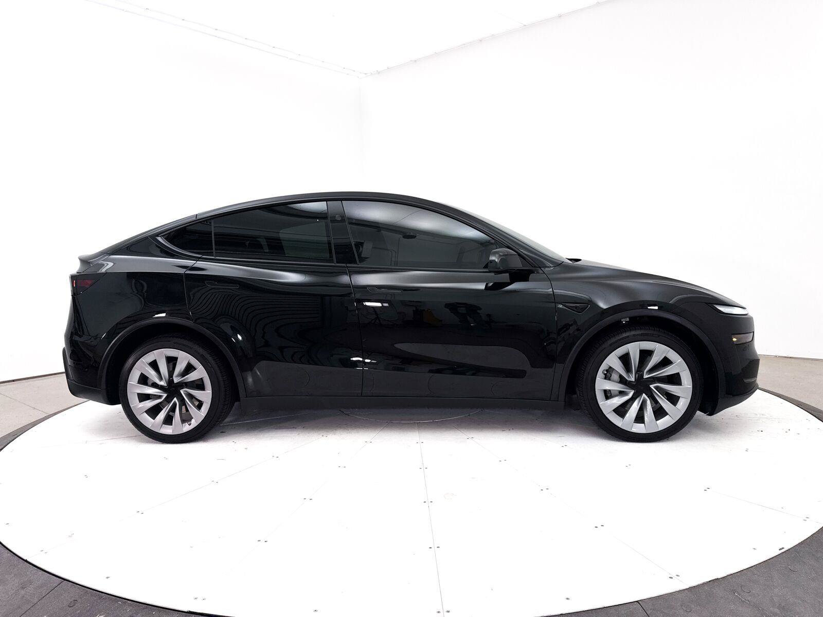 Used 2026 Tesla Model Y Long Range AWD/4WD image 42