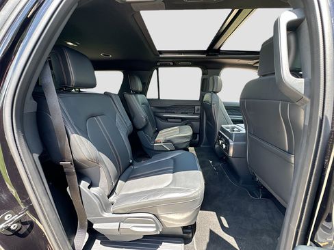Used 2024 Ford Expedition Max Platinum AWD/4WD image 29