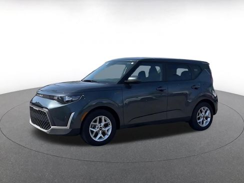 Used 2025 Kia Soul LX w/ LX Technology Package image 8