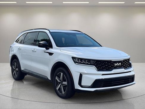 Used 2023 Kia Sorento S FWD image 7