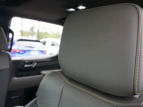 Used 2022 Chevrolet Silverado 1500 ZR2 w/ Technology Package image 28