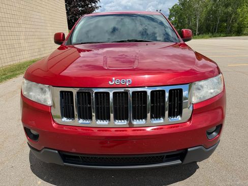 Used 2011 Jeep Grand Cherokee Laredo AWD/4WD image 2