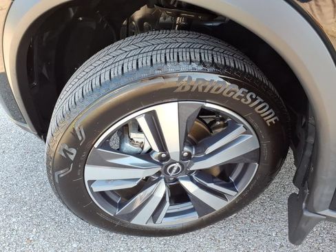 Certified 2025 Nissan Rogue SL FWD image 21