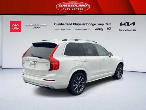 Used 2017 Volvo XC90 T6 Momentum w/ Vision Package image 8