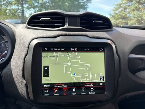 Used 2023 Jeep Renegade Trailhawk image 35