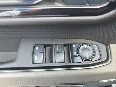 Used 2024 Chevrolet Silverado 2500 ZR2 w/ Technology Package image 29