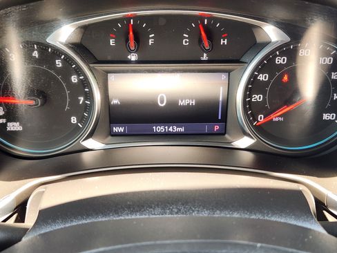 Used 2020 Chevrolet Equinox Premier w/ Premier Redline Edition FWD image 13