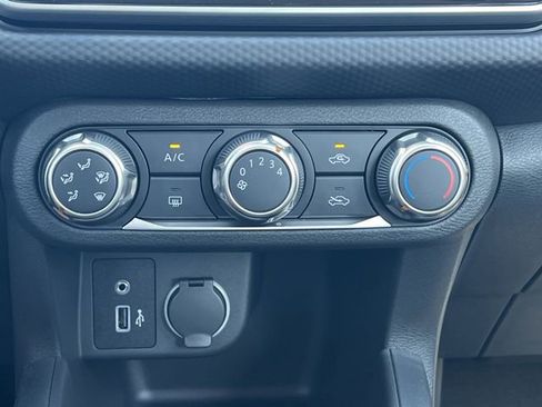 New 2025 Nissan Kicks Play S image 7