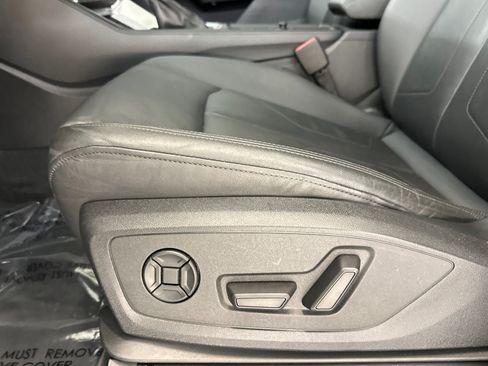 Used 2021 Audi Q3 2.0T Premium w/ Convenience Package AWD/4WD image 14