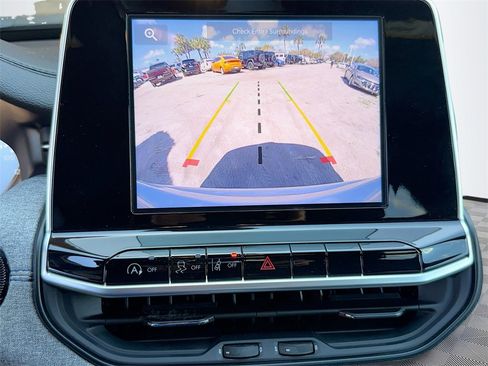 Used 2025 Jeep Compass Latitude w/ Sun & Sound Group image 14