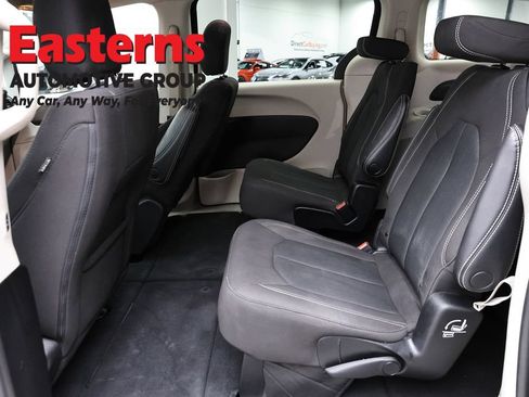 Used 2023 Chrysler Voyager LX FWD image 21