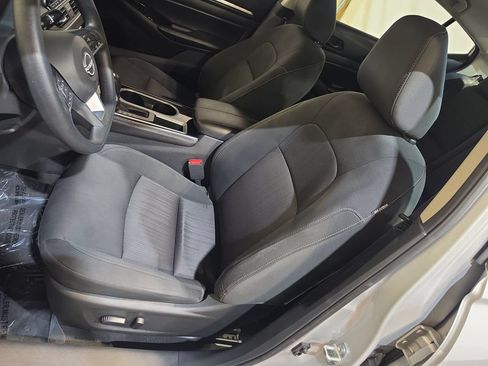 Used 2023 Nissan Altima 2.5 SV FWD image 13