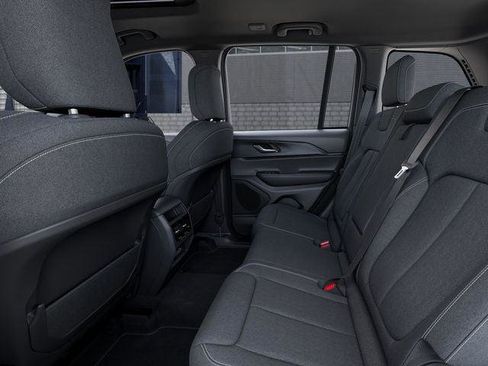 Certified 2025 Jeep Grand Cherokee Laredo X RWD image 33