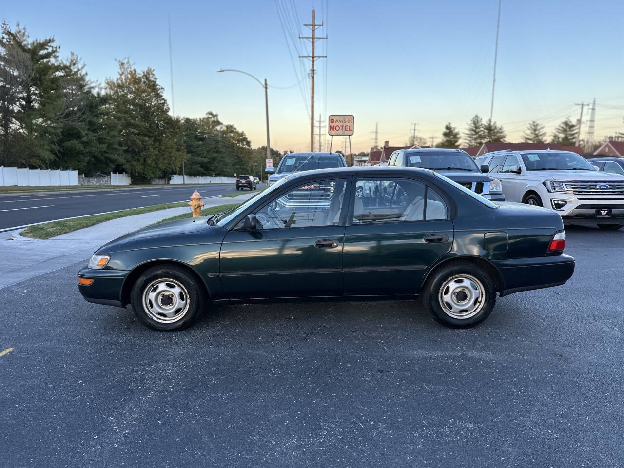 Used 1997 Toyota Corolla w/ Value Pkg FWD image 4