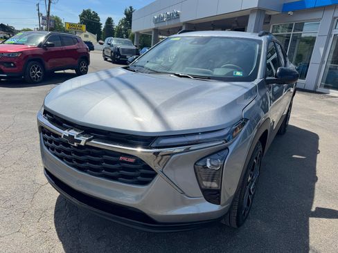 New 2026 Chevrolet Trax RS w/ Driver Confidence Package FWD image 12