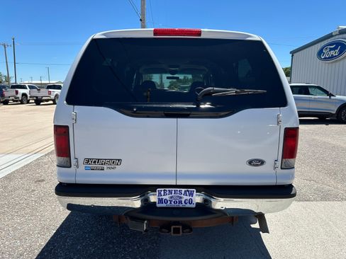 Used 2004 Ford Excursion XLT AWD/4WD image 5