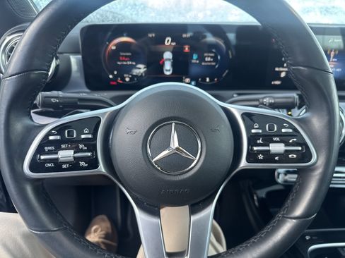 Used 2022 Mercedes-Benz CLA 250 4MATIC image 17