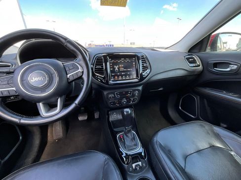 Used 2018 Jeep Compass Limited w/ Navigation Group FWD image 9