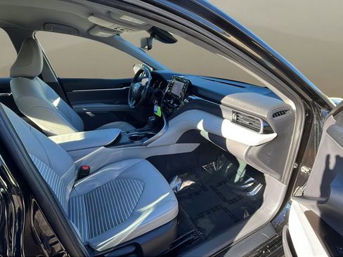 Used 2022 Toyota Camry SE image 10