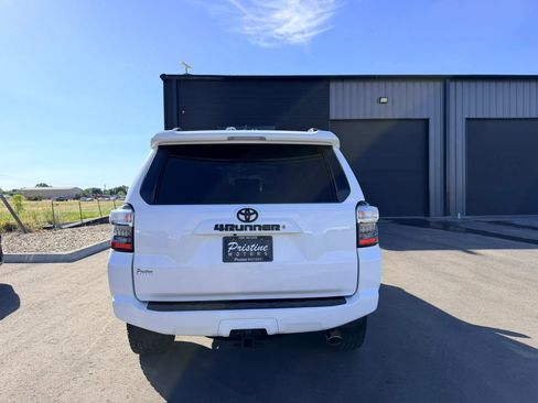 Used 2018 Toyota 4Runner SR5 Premium AWD/4WD image 5