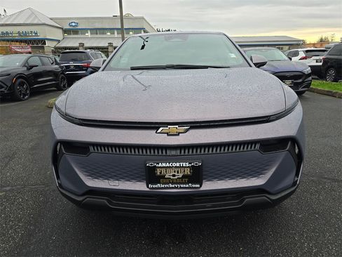 New 2026 Chevrolet Equinox EV LT image 8