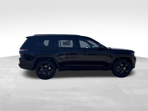 New 2025 Jeep Grand Cherokee L Altitude image 8