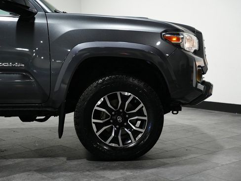 Used 2020 Toyota Tacoma TRD Sport w/ TRD Premium Sport Package image 7
