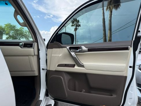 Used 2014 Lexus GX 460 w/ Premium Package AWD/4WD image 33