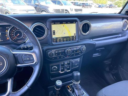 Used 2023 Jeep Wrangler Unlimited Sahara w/ Cold Weather Group AWD/4WD image 17