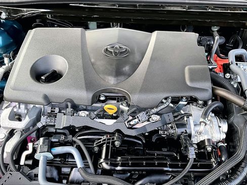 Used 2025 Toyota Camry SE image 33