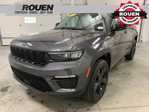 Used 2023 Jeep Grand Cherokee Limited w/ Black Appearance Package AWD/4WD image 1