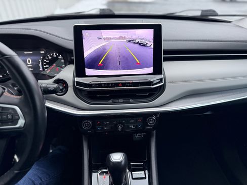 Used 2022 Jeep Compass Limited image 18