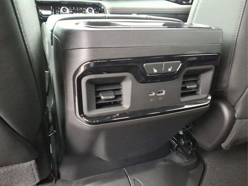 New 2026 GMC Sierra 1500 AT4 w/ AT4 Premium Package AWD/4WD image 8