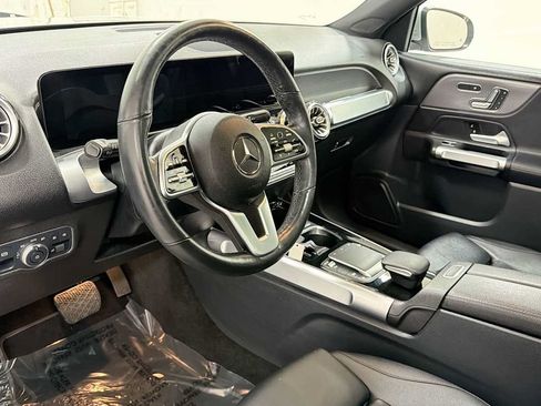 Used 2022 Mercedes-Benz GLB 250 4MATIC image 12
