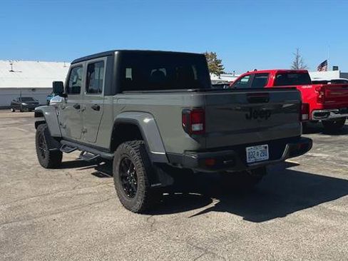 Used 2022 Jeep Gladiator Sport image 7